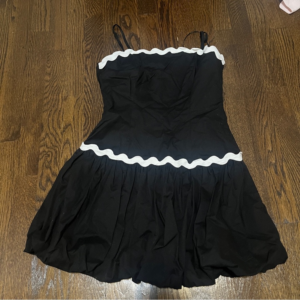 black scallop mini dress!